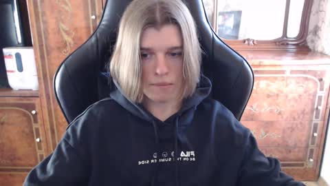 Snapshot of maxplay18 chatting on 02/22/25, 01:57 Max online show from 02/22/25, 01:57