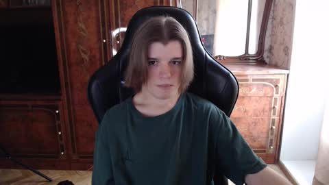 Snapshot of maxplay18 chatting on 10/11/25, 12:36 Max online show from 10/11/25, 12:36