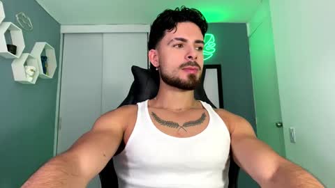 Snapshot of maxtowers chatting on 10/15/25, 09:59 Maxi online show from 10/15/25, 09:59