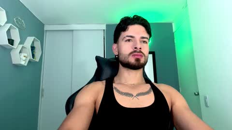 Snapshot of maxtowers chatting on 10/22/25, 11:26 Maxi online show from 10/22/25, 11:26