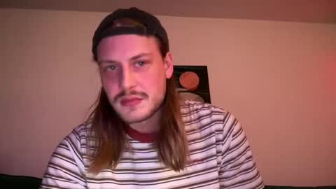 Snapshot of maxwatts95 chatting on 01/28/25, 01:50 Max Watts online show from 01/28/25, 01:50