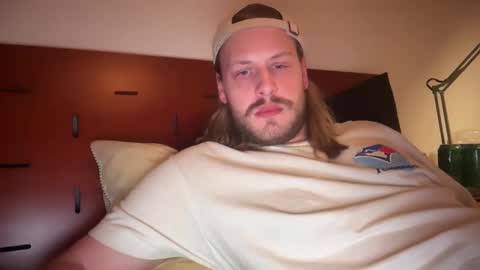 Snapshot of maxwatts95 chatting on 09/28/25, 09:03 Max Watts online show from 09/28/25, 09:03