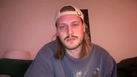 Snapshot of maxwatts95 chatting on 10/21/25, 06:03 Max Watts online show from 10/21/25, 06:03