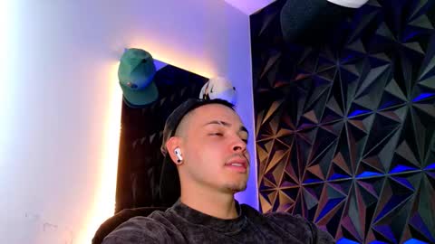 MAX online show from 10/28/25, 03:04