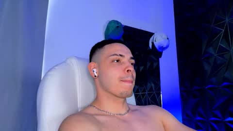 MAX online show from 12/15/25, 07:18