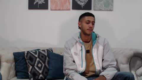 maxwolf18 online show from 10/22/25, 12:44