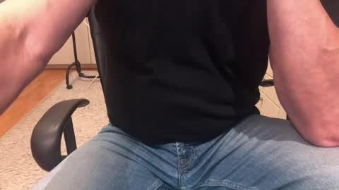 Max online show from 10/22/25, 06:46