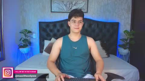 Snapshot of maxxicruz chatting on 12/02/25, 04:51 Maxxi online show from 12/02/25, 04:51