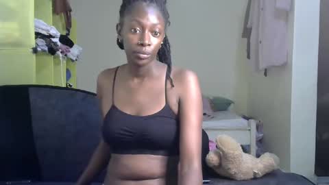 Snapshot of maxxinepetite chatting on 01/27/25, 10:38 maxxinepetite online show from 01/27/25, 10:38