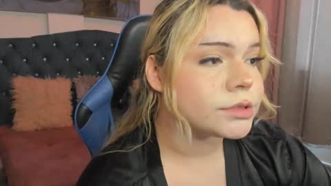 Maxine Minx online show from 03/09/25, 02:21