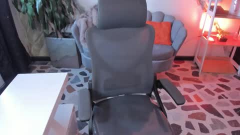 Maxine Minx online show from 03/01/26, 01:02