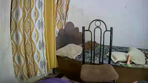 Snapshot of maxy_girl chatting on 12/01/25, 08:30 MAXINE online show from 12/01/25, 08:30