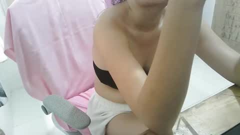 Snapshot of may171822 chatting on 09/24/25, 03:43 may online show from 09/24/25, 03:43