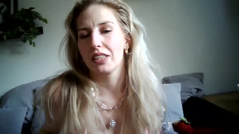 may4jay online show from 08/08/26, 05:37