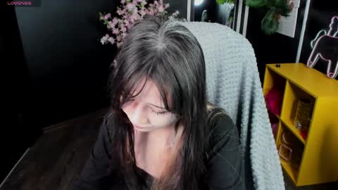 may_lings online show from 04/12/26, 10:42