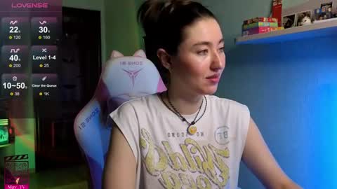 Snapshot of may_may_moon chatting on 06/29/26, 03:56 may_may_moon online show from 06/29/26, 03:56