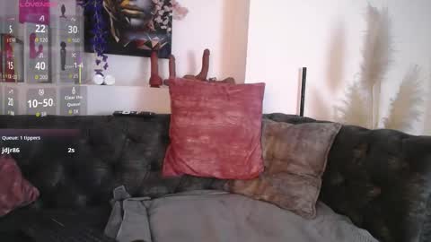 may_wood online show from 10/08/25, 12:03