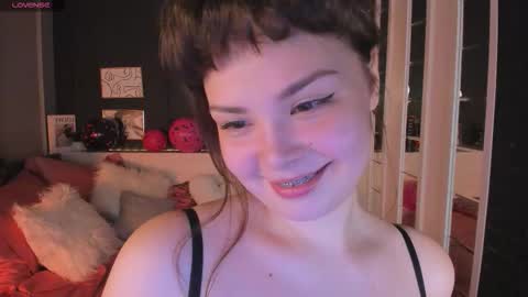 Snapshot of maya___muse chatting on 02/06/26, 02:09 Maya online show from 02/06/26, 02:09