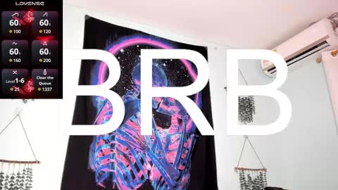 Snapshot of maya__fox chatting on 02/13/25, 03:50 OF mayitta19 online show from 02/13/25, 03:50