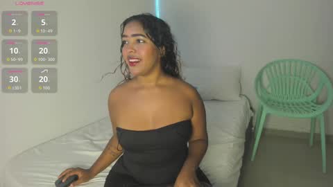 Snapshot of maya_graham_ chatting on 09/22/25, 03:08 Maya online show from 09/22/25, 03:08
