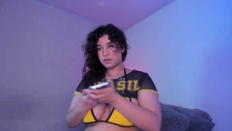 Snapshot of maya_house chatting on 09/18/25, 03:52 maya_house online show from 09/18/25, 03:52