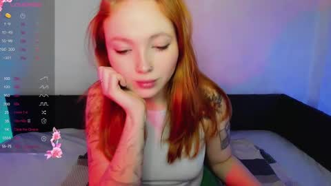 Snapshot of maya_light chatting on 02/07/25, 01:58 Maya online show from 02/07/25, 01:58