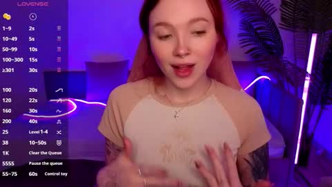 Snapshot of maya_light chatting on 11/18/25, 08:19 Maya online show from 11/18/25, 08:19