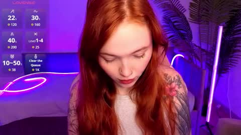 Snapshot of maya_light chatting on 11/22/25, 08:24 Maya online show from 11/22/25, 08:24