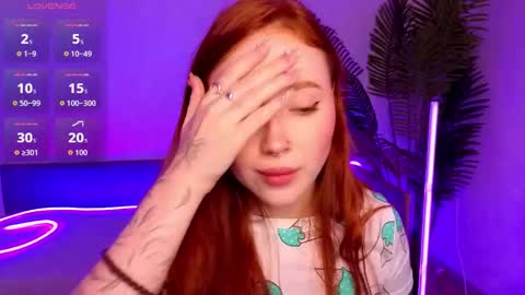 Snapshot of maya_light chatting on 11/23/25, 02:00 Maya online show from 11/23/25, 02:00