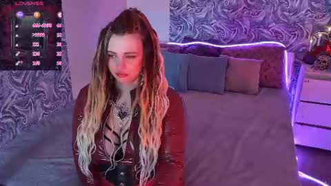 Snapshot of maya_mils chatting on 06/24/26, 01:15 Maya Mils online show from 06/24/26, 01:15