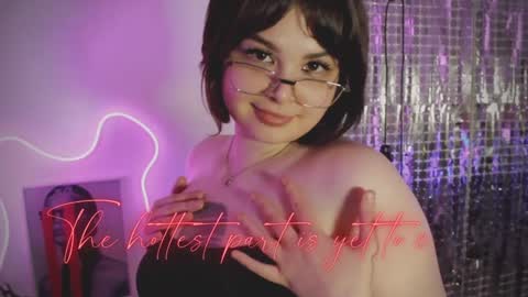 Woman online show from 12/10/24, 09:01