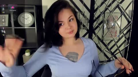 Woman online show from 12/13/24, 01:55