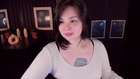 Woman online show from 12/19/24, 02:24