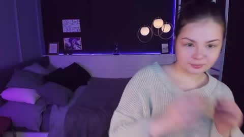 Woman online show from 02/15/25, 02:00