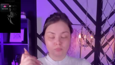 Woman online show from 02/28/25, 02:09