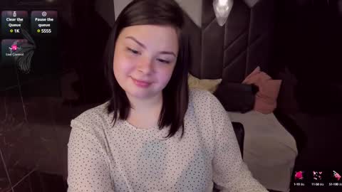 Woman online show from 03/05/25, 06:12