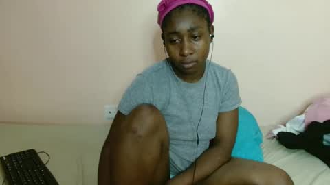 Snapshot of maya_nyla chatting on 05/18/26, 04:13 Faith online show from 05/18/26, 04:13