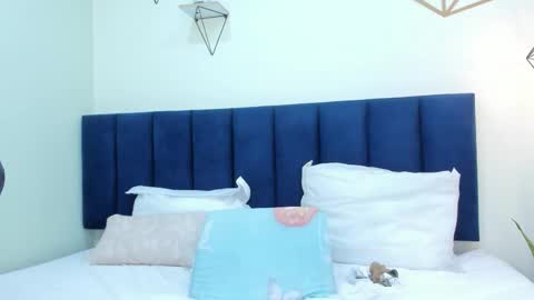 Snapshot of mayaevansmg chatting on 11/27/25, 12:07 SOFIA online show from 11/27/25, 12:07