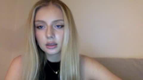 Snapshot of mayaflirt chatting on 02/18/26, 09:00 mayaflirt online show from 02/18/26, 09:00