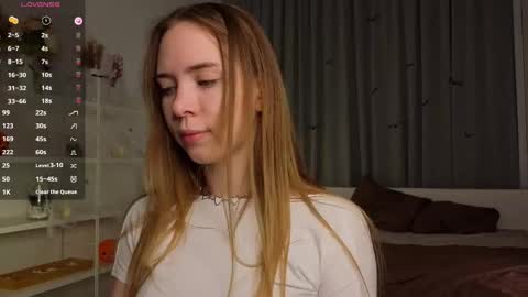 Snapshot of mayagreet chatting on 11/03/25, 08:32 My name is Kara online show from 11/03/25, 08:32