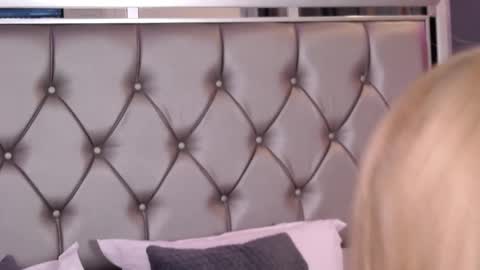 Snapshot of mayahales chatting on 11/28/25, 11:57 Maya online show from 11/28/25, 11:57