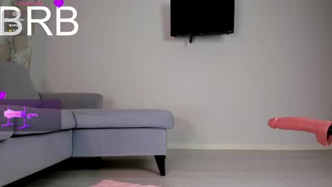 Mia online show from 04/02/26, 04:48