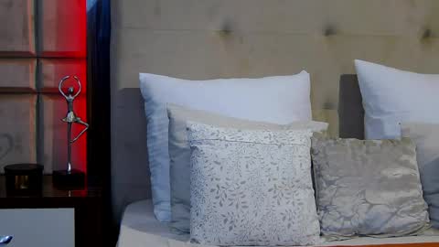 Maya online show from 03/21/26, 09:07