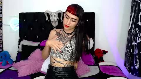 Snapshot of mayaredd chatting on 02/05/25, 04:06 mayaredd online show from 02/05/25, 04:06