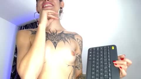 Snapshot of mayaredd chatting on 02/26/25, 06:37 mayaredd online show from 02/26/25, 06:37