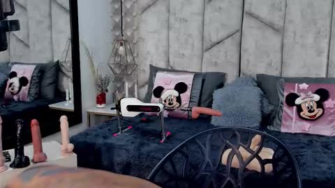 Nicolle Ruselle   Hello my lovely  schedule for great fun from  630 am and end 800 pm Colombian time I wait for you online show from 11/18/25, 11:14