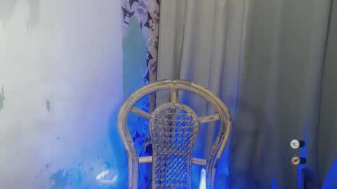 Snapshot of mayasally_ chatting on 11/30/25, 11:47 mayasally_ online show from 11/30/25, 11:47