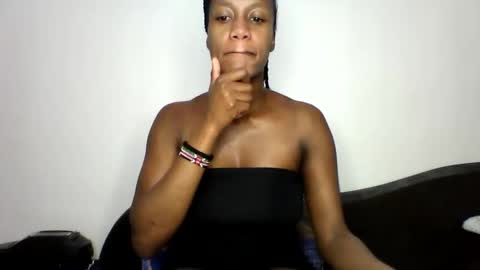 Snapshot of mayasmiley_ chatting on 06/10/26, 07:46 prettydoll online show from 06/10/26, 07:46