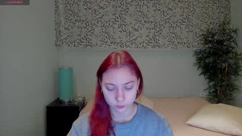 Snapshot of maybe_mia chatting on 01/30/25, 01:22 Mia GMT2 Mon 3-9 AM Tue 3-9 AM Wed 3-9 AMThur 10 AM - 4 PM Fri 3-9 AM Sat 3-9 AM Sun 3-9 AM. online show from 01/30/25, 01:22