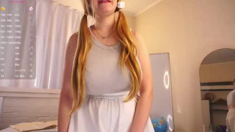 Snapshot of maybellebyone chatting on 04/28/26, 02:27 Milina online show from 04/28/26, 02:27